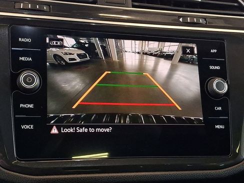 Used 2024 Volkswagen Tiguan SE R-Line image 4