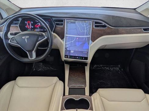 Used 2018 Tesla Model X 100D image 16