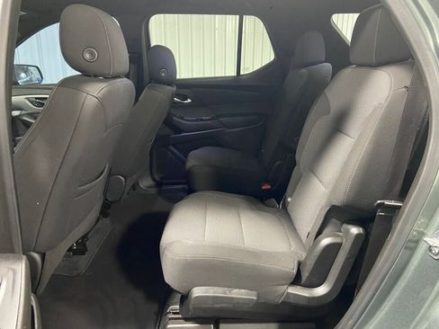 Used 2022 Chevrolet Traverse LT image 10