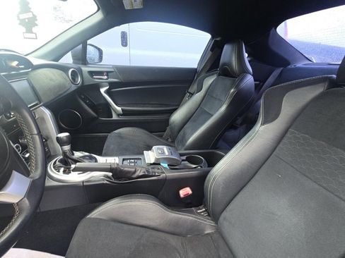 Used 2019 Toyota 86 image 3