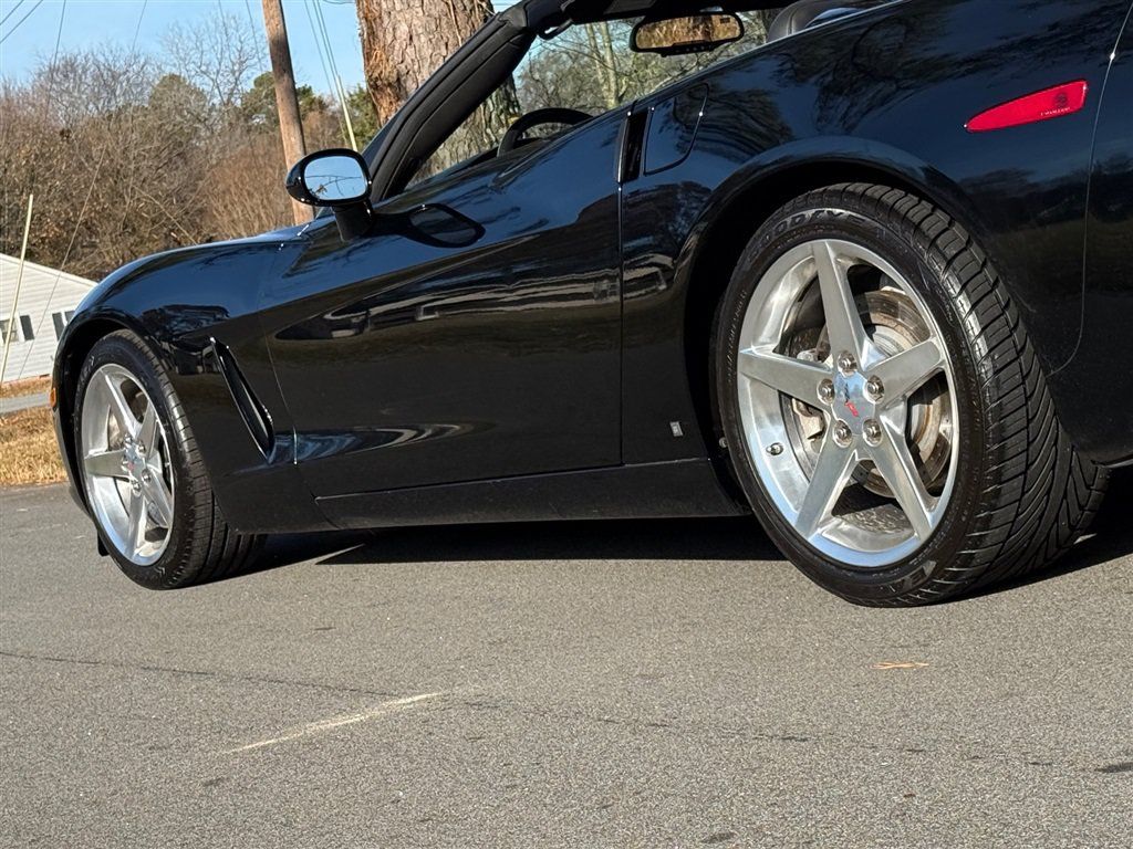Used 2006 Chevrolet Corvette Convertible w/ Preferred Equipment Group RWD image 15