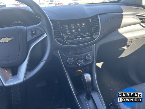 Used 2019 Chevrolet Trax LT w/ LT Convenience Package image 14