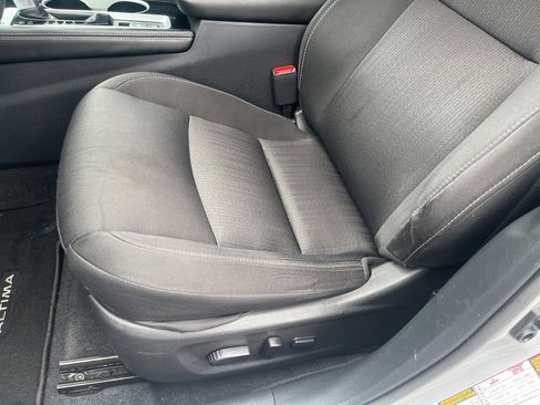 Used 2023 Nissan Altima 2.5 SV w/ SV Premium Package image 7