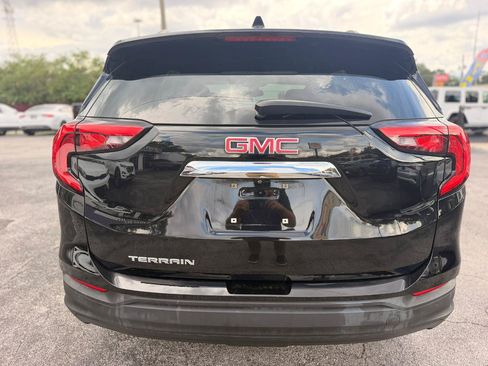 Used 2020 GMC Terrain SLE w/ Driver Convenience Package FWD image 8