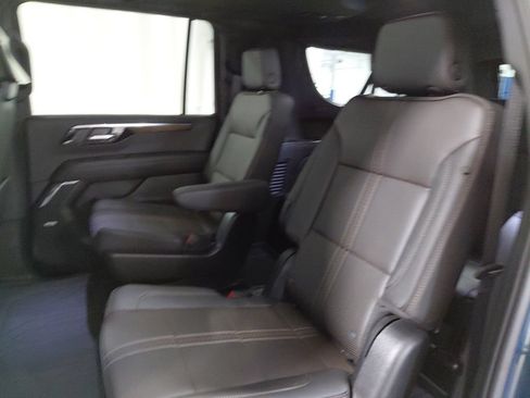 Certified 2026 Chevrolet Suburban High Country AWD/4WD image 18