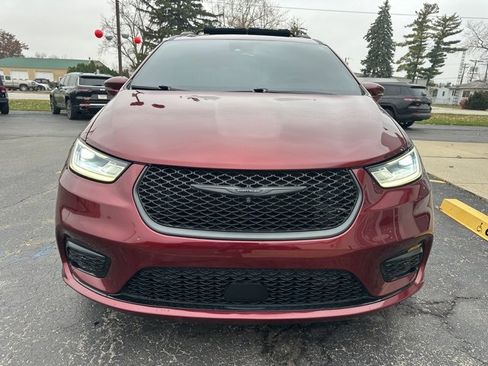 Used 2022 Chrysler Pacifica Limited w/ S Appearance Package image 5