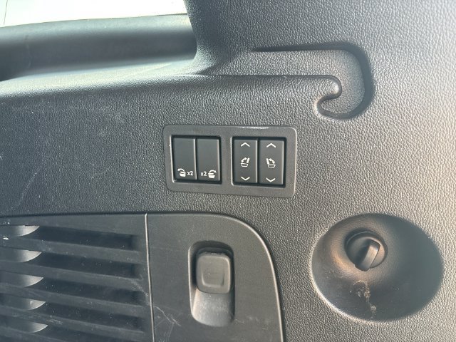 Used 2019 Chevrolet Suburban LT AWD/4WD image 17
