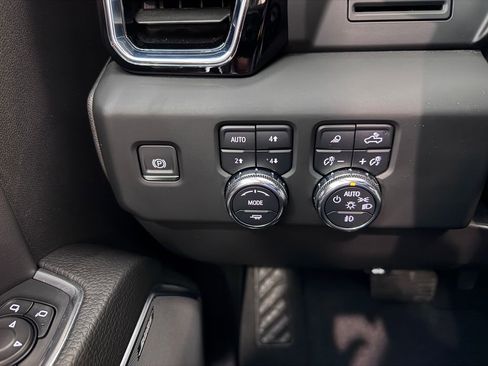 Used 2023 GMC Sierra 1500 Denali image 25