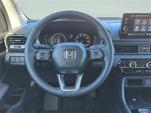 New 2025 Honda Pilot Touring image 23