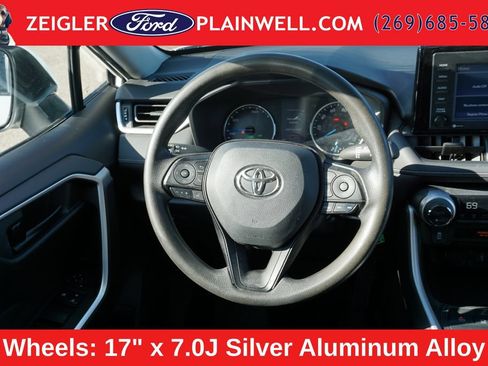 Used 2021 Toyota RAV4 LE AWD/4WD image 13