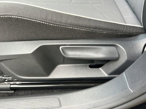 Used 2025 Volkswagen Jetta Sport image 16