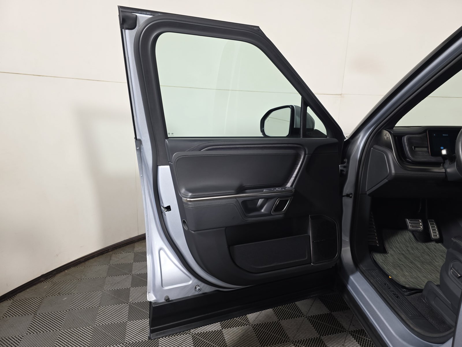 Used 2023 Rivian R1T Adventure Quad AWD/4WD image 16