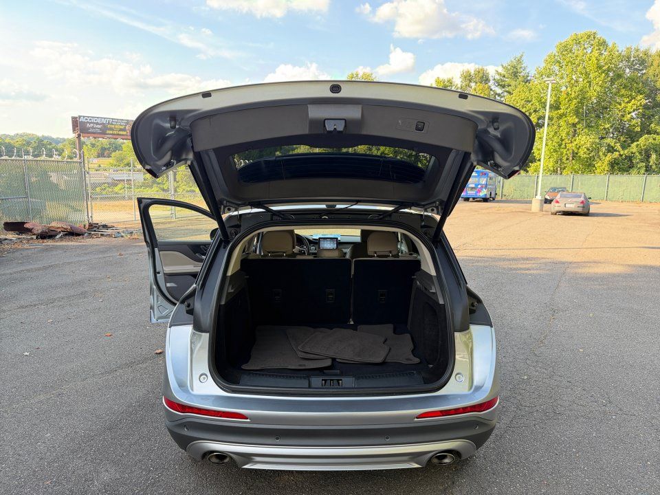 Used 2022 Lincoln Corsair FWD w/ Premium Package image 18
