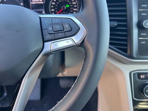 Used 2021 Volkswagen Atlas SE image 17