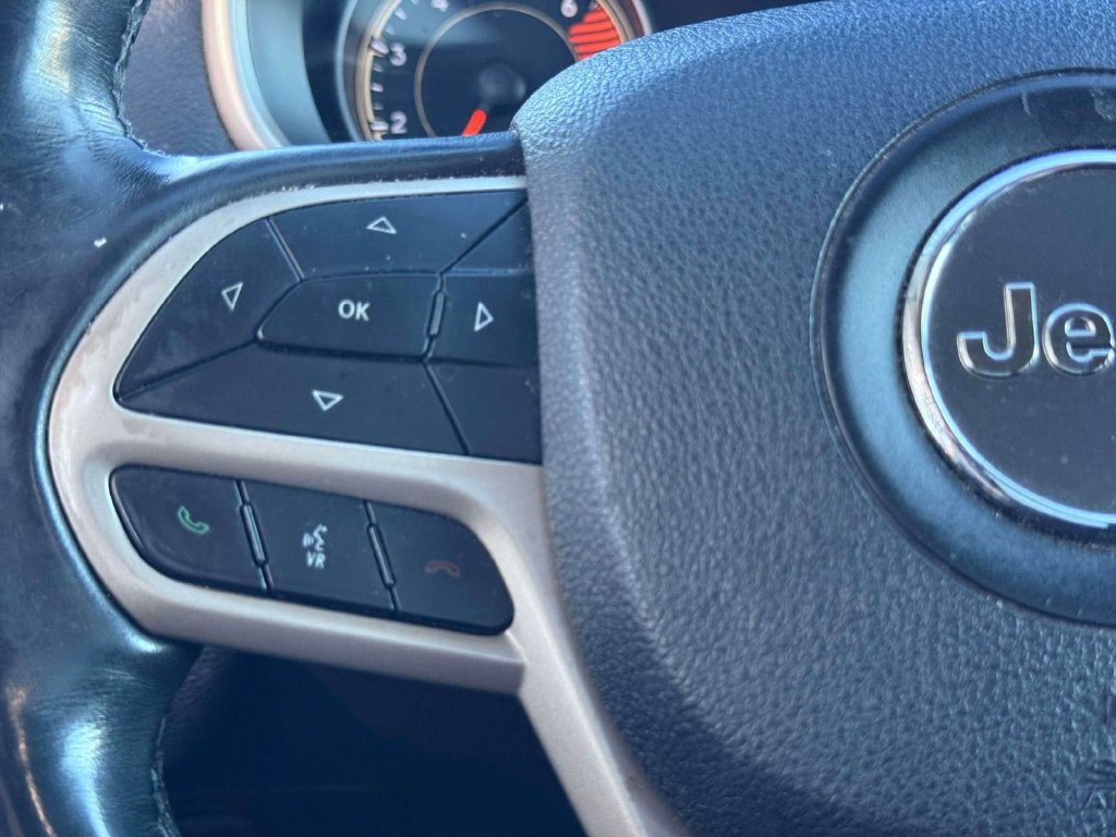 Used 2017 Jeep Cherokee Limited AWD/4WD image 15