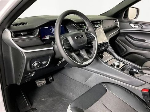 New 2026 Jeep Grand Cherokee Laredo X image 8