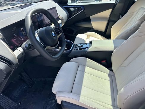 Used 2025 BMW X3 xDrive30i AWD/4WD image 17