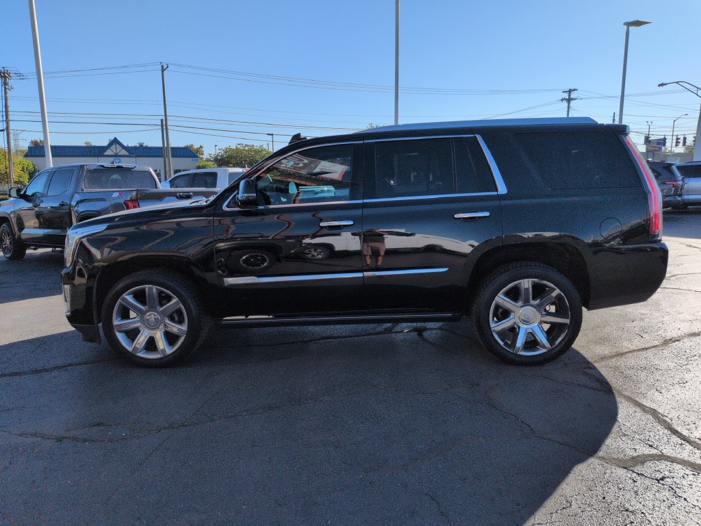 Used 2016 Cadillac Escalade Premium AWD/4WD image 3