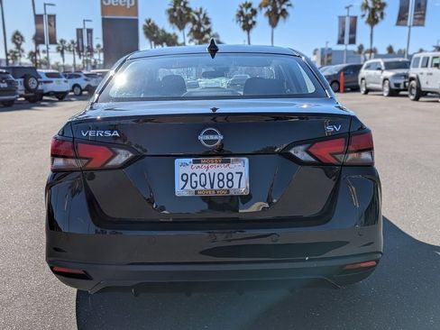 Used 2023 Nissan Versa SV image 4