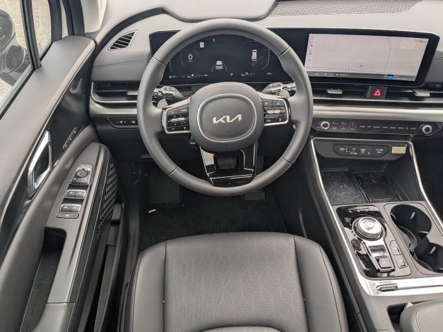 Certified 2025 Kia Carnival SX FWD image 16