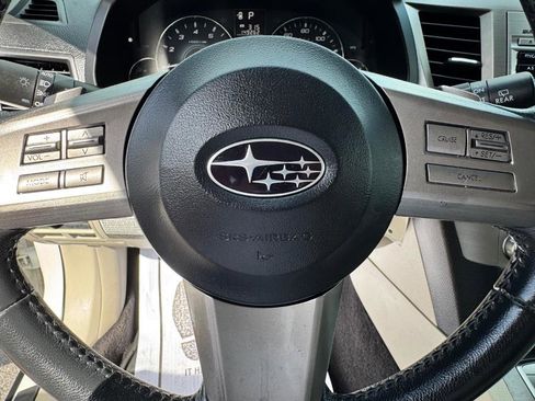 Used 2010 Subaru Outback 2.5i Premium image 28