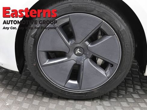 Used 2023 Tesla Model 3 Standard Range image 27