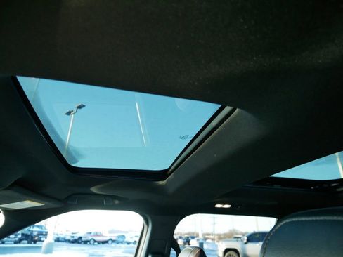 Used 2019 Ford Explorer Sport image 9