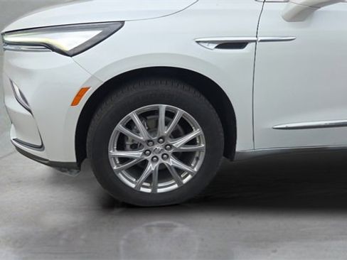 Used 2023 Buick Enclave Essence w/ Experience Buick Package image 31