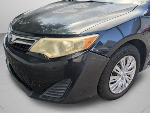 Used 2014 Toyota Camry LE FWD image 4