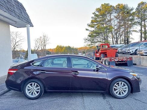 Used 2015 Toyota Avalon XLE image 4