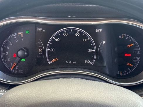 Used 2017 Jeep Grand Cherokee Overland image 23