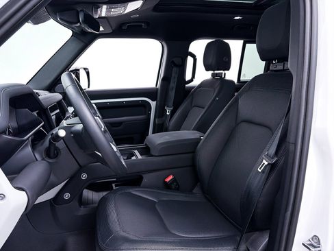 Used 2023 Land Rover Defender 110 X-Dynamic SE image 21