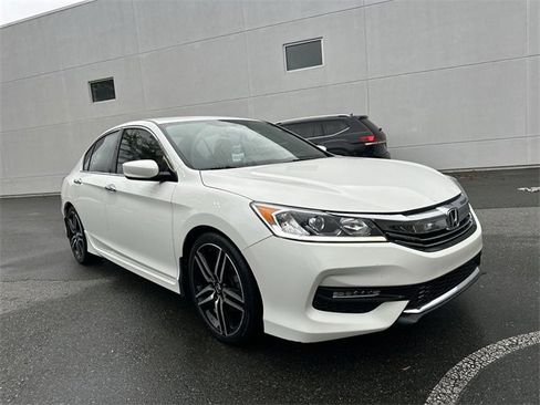 Used 2017 Honda Accord Sport image 7