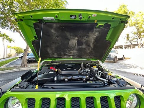 Used 2018 Jeep Wrangler Sport AWD/4WD image 29