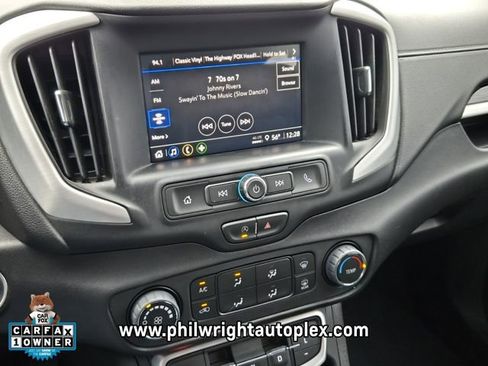 Used 2024 GMC Terrain SLE image 19