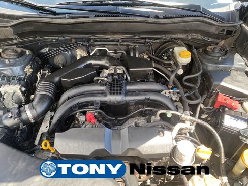 Used 2017 Subaru Forester 2.5i AWD/4WD image 10