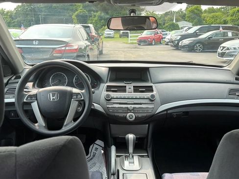 Used 2012 Honda Accord LX image 9