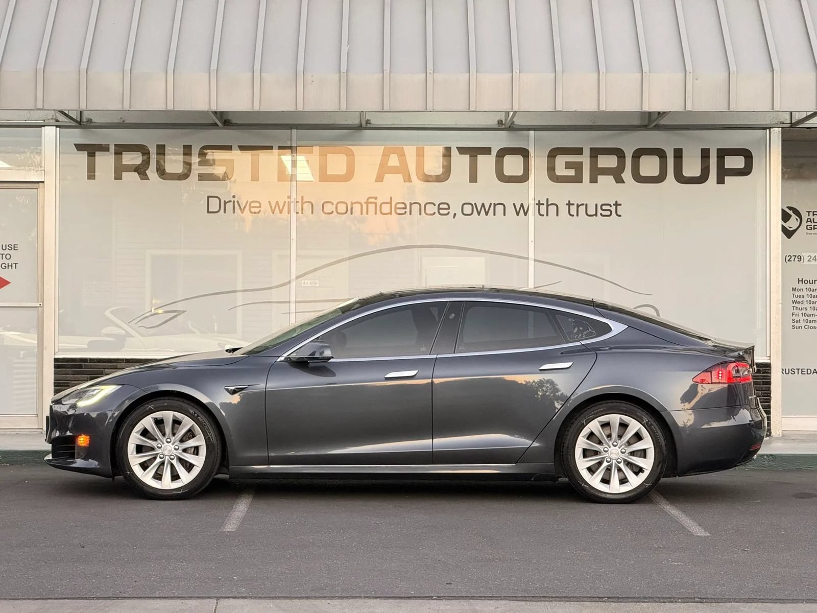 Used 2016 Tesla Model S 75 RWD image 4