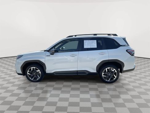 Used 2025 Subaru Forester Limited w/ Popular Package AWD/4WD image 12