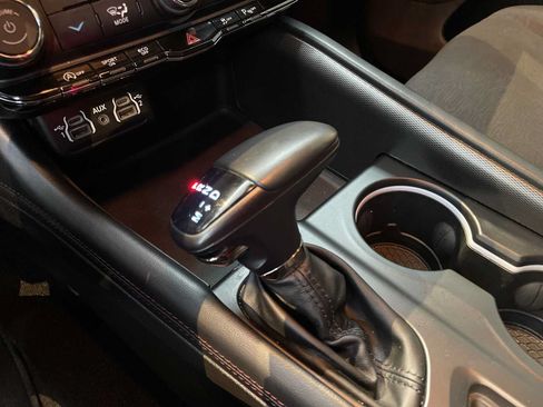 Used 2025 Dodge Durango GT RWD image 29