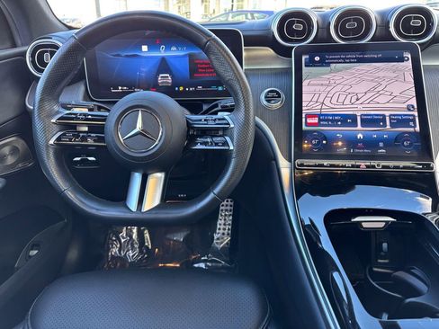 Used 2024 Mercedes-Benz GLC 300 4MATIC image 25