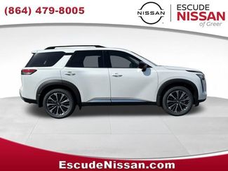 New 2026 Nissan Pathfinder Platinum FWD video 2