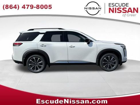 New 2026 Nissan Pathfinder Platinum FWD image 2