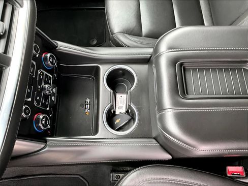 Used 2023 Chevrolet Suburban LT image 20