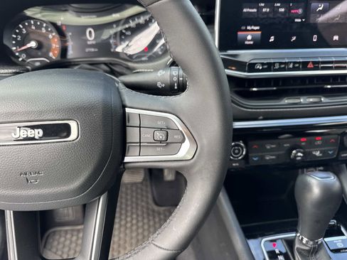 Used 2023 Jeep Compass Altitude w/ Sun and Sound Group image 41