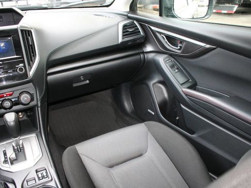 Used 2017 Subaru Impreza 2.0i Premium image 19