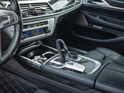 Used 2018 BMW 740i RWD image 12