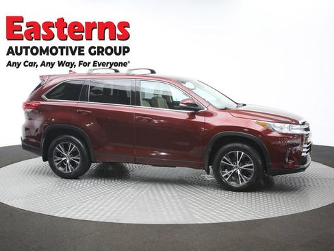 Used 2018 Toyota Highlander Plus AWD/4WD image 46