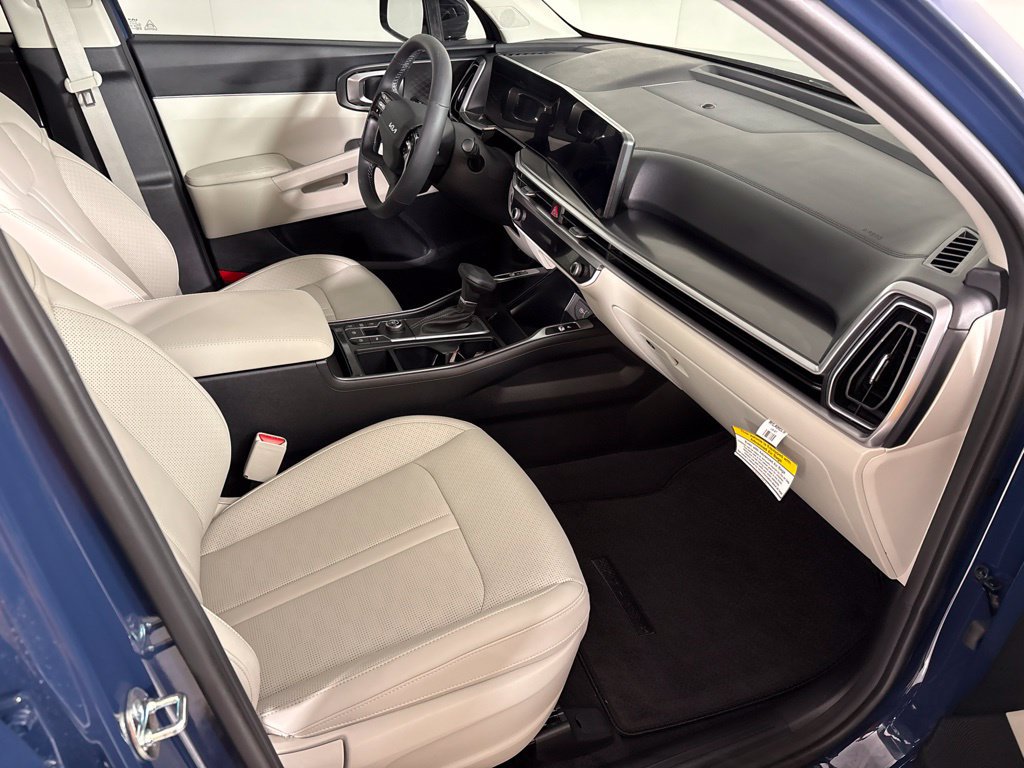 New 2026 Kia Sorento S w/ S Panoramic Sunroof Package FWD image 16