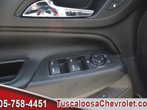Used 2021 Chevrolet Equinox LT FWD image 18
